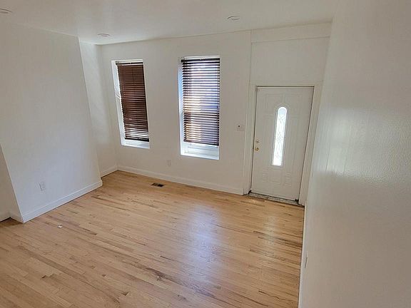 2nd image of 2042 N Stillman St
