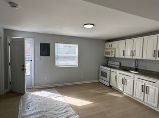 2337 Deerfield Ct, Westland, MI 48186