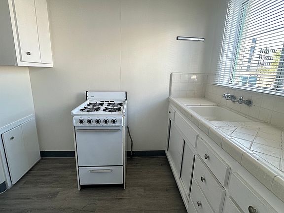 5th image of 67 Linden Ave APT 3