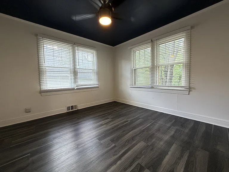 1095 S Ray Ave — Photo 17
