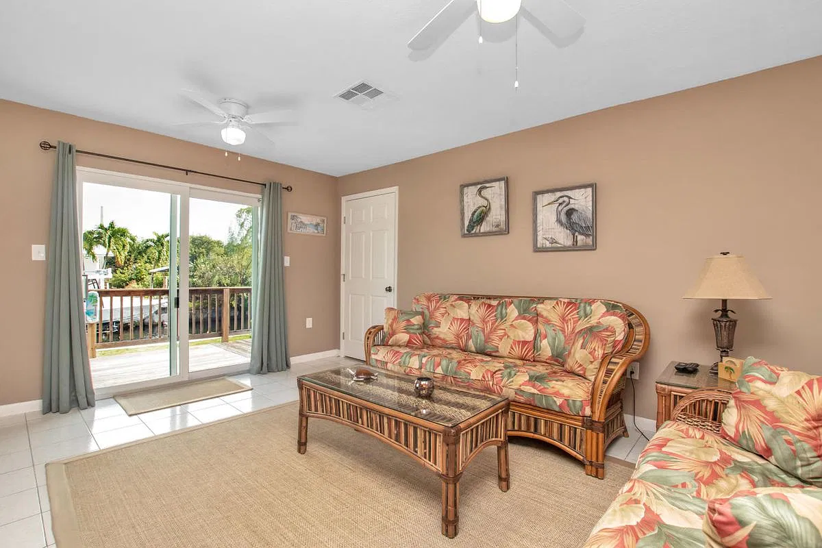 2 bed, 2.0 bath, 1062 sqft, $3,250 — Photo 4