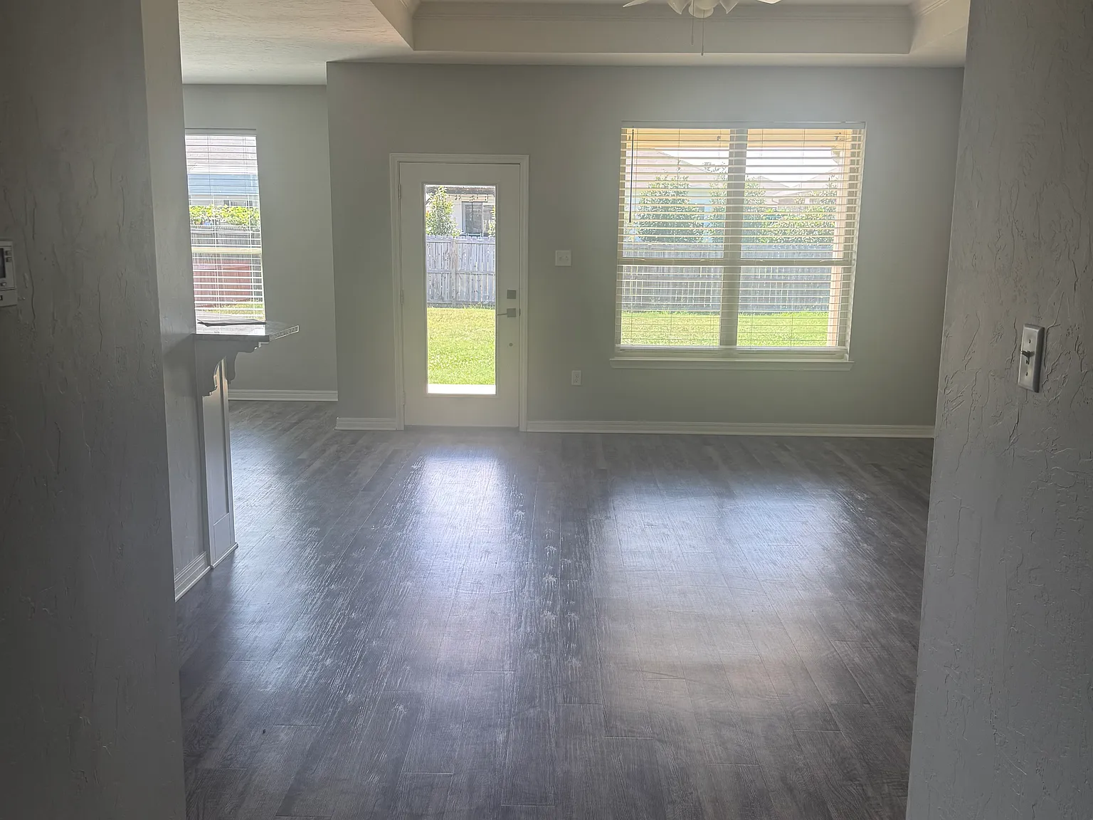 405 Myra Lynn Ln — Photo 2