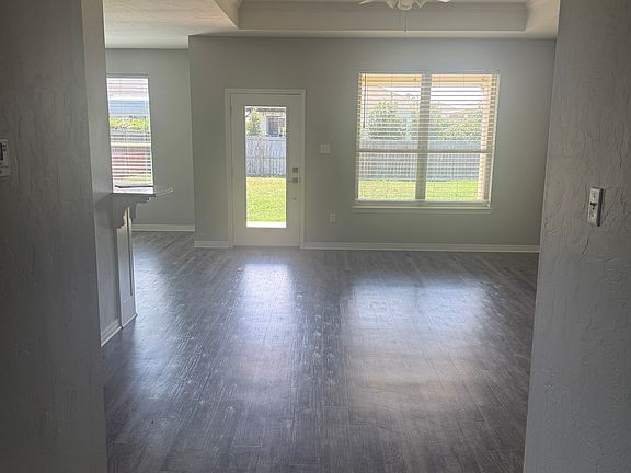 2nd image of 405 Myra Lynn Ln