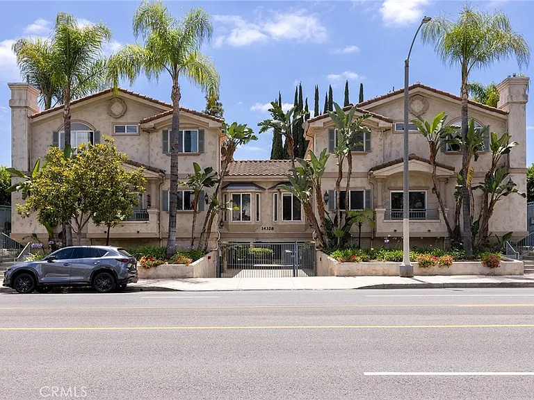 14328 Magnolia Blvd #2 — Photo 1
