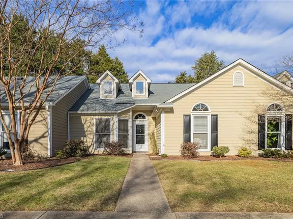 24 Brookway Dr, Greensboro, NC 27410