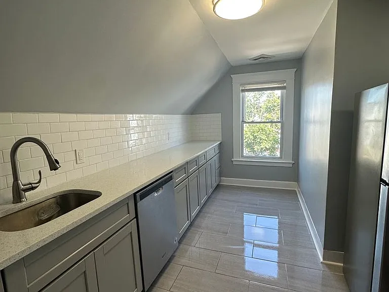 159 Grafton — Photo 1