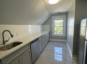 159 Grafton, 3rd Fl