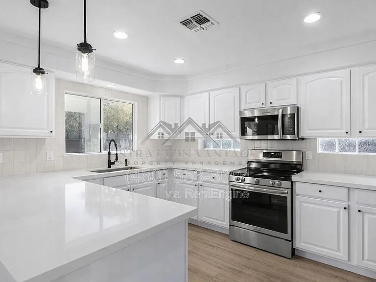 1005 E Stirrup Ln — Photo 11