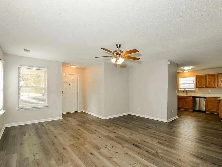 9961 Fox Run Dr — Photo 3
