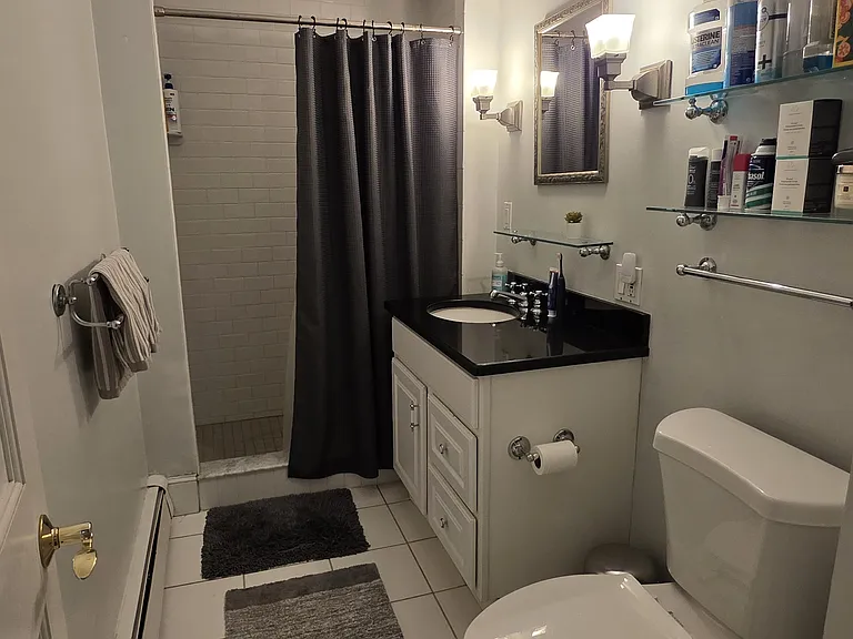 347 W 4th St #2 — Photo 19