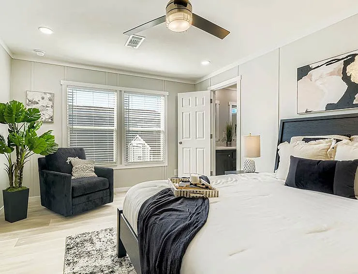 8021 Melrose Ln — Photo 5