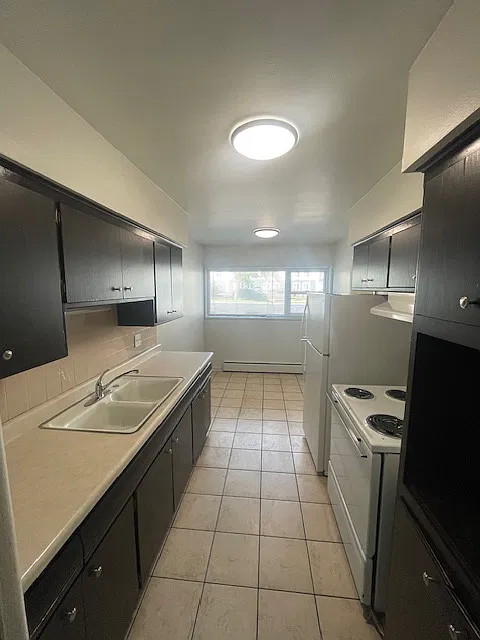 East End Apartments/Madison Apartments — Photo 3