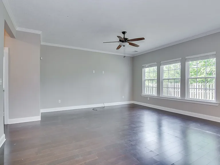 473 Brantley Cove Cir — Photo 7