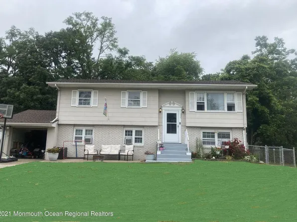 958 Utah Dr, Toms River, NJ 08753