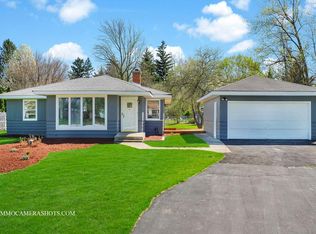 25W745 Armbrust Ave, Wheaton, IL 60187