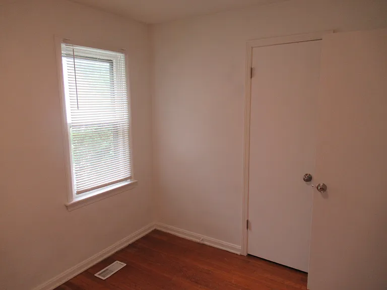 86 Cowles Ave — Photo 8