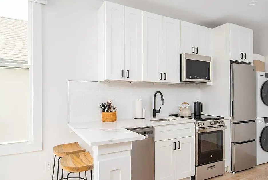 1 bed, 1.0 bath, 400 sqft, $3,000 — Photo 3
