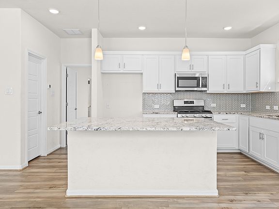 4th image of 8338 Morningside Pl