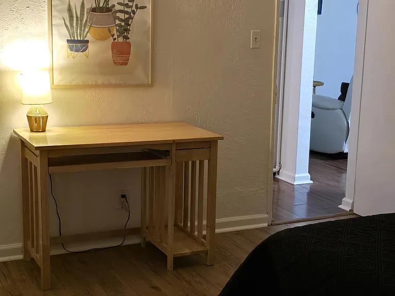 1910 Alvarado Dr NE — Photo 3