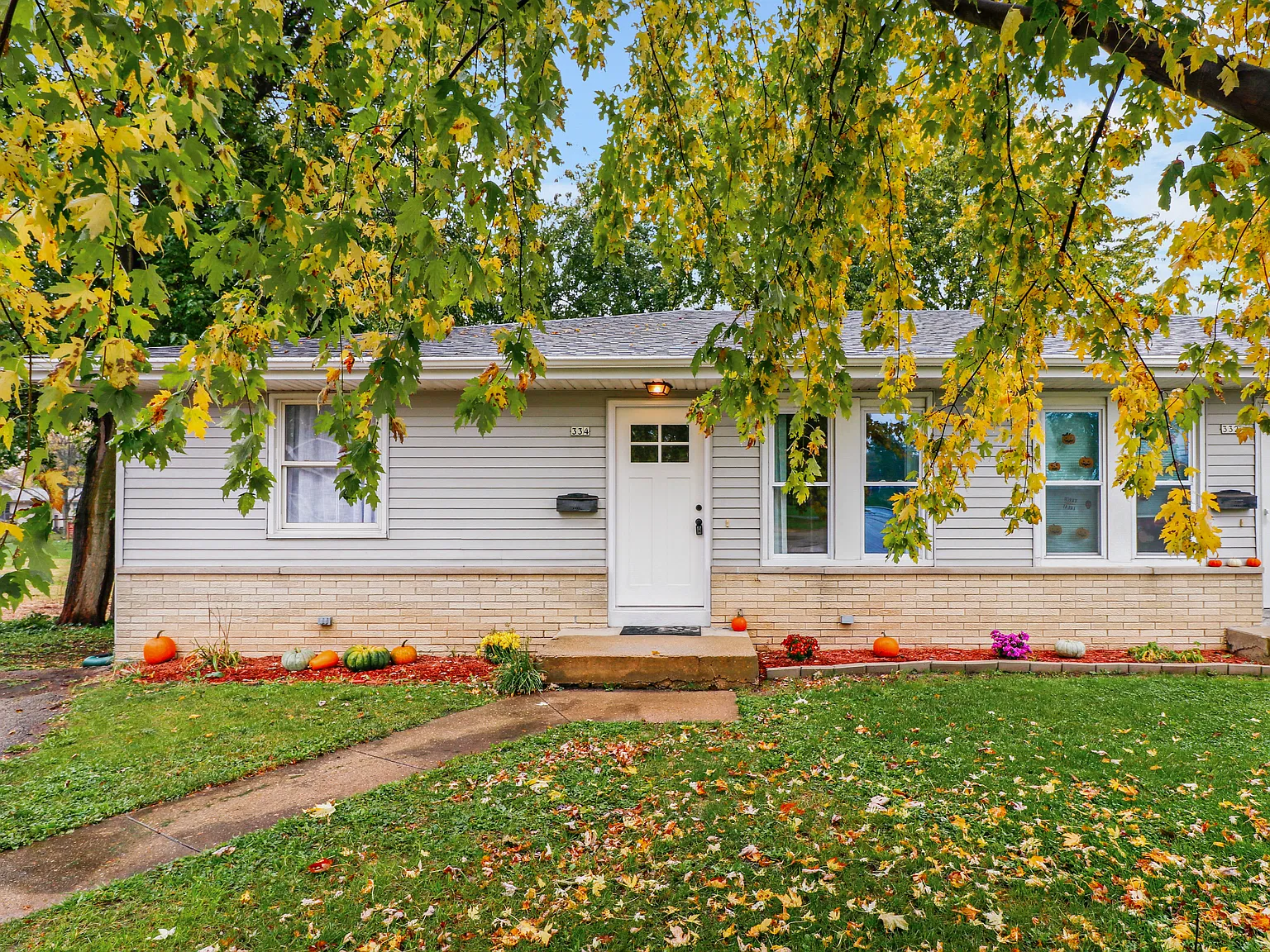 3 bed, 991 sqft, $1,850 — Photo 1