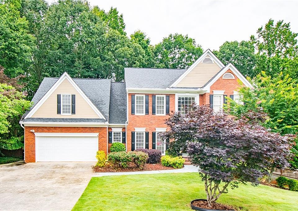 1st image of 348 Lake Forest Ct