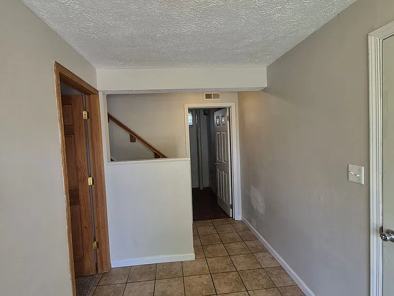 2816 Nacoma Pl — Photo 2