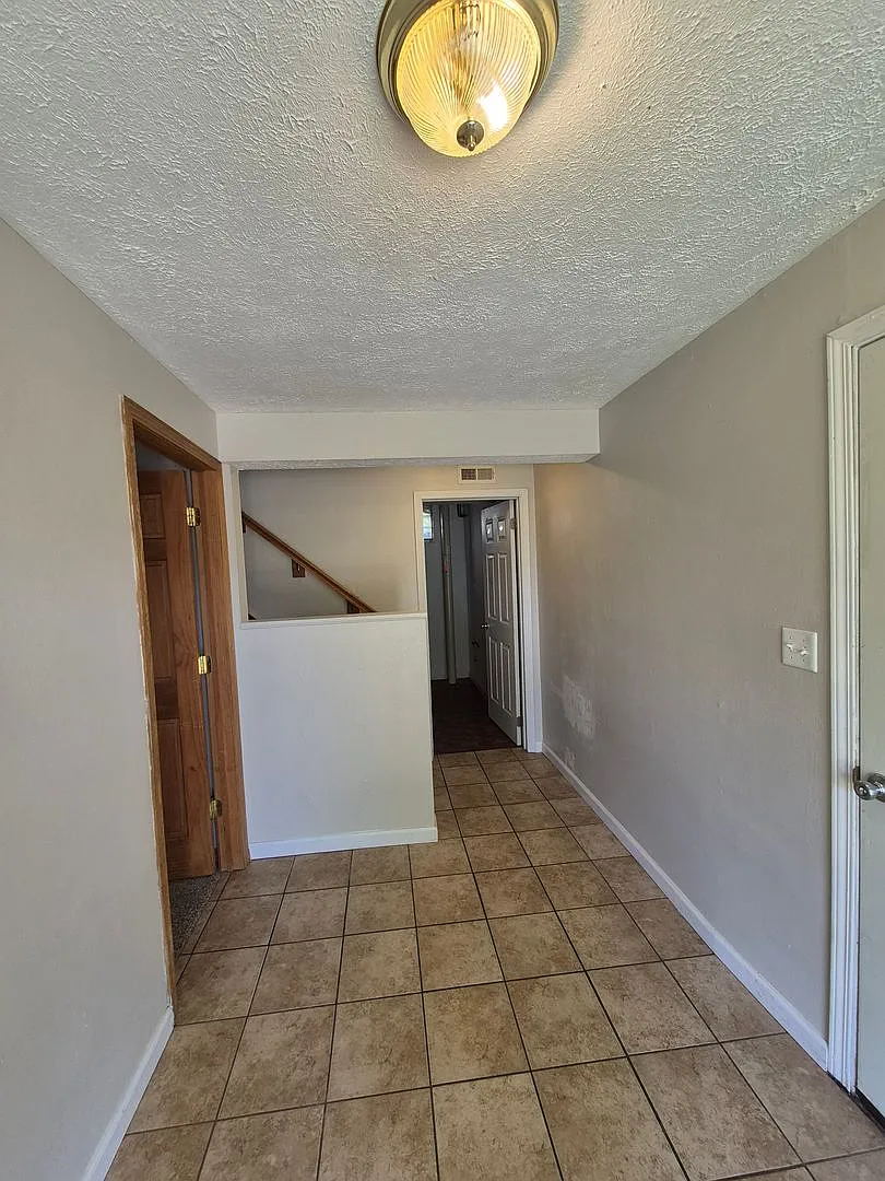 Building Photo - 2816 Nacoma Pl