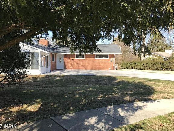 2nd image of 10002 Blackthorn Ct