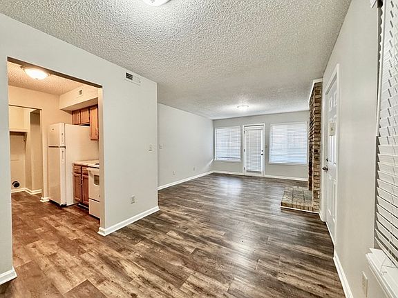 4th image of 632 23rd St E #33D