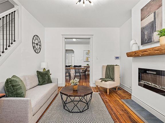 3rd image of 3508 California Ave