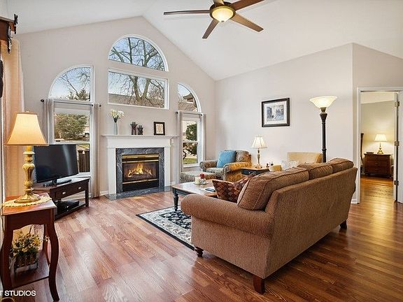4th image of 181 Canterbury Ct