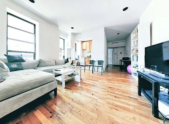 Rented by Union Square Property Management | media 8