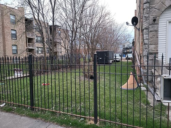 3rd image of 5648 S Michigan Ave