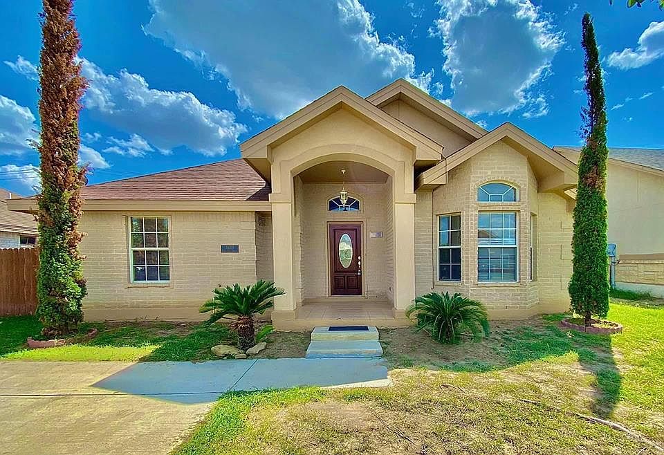 1st image of 2623 Crown View Dr