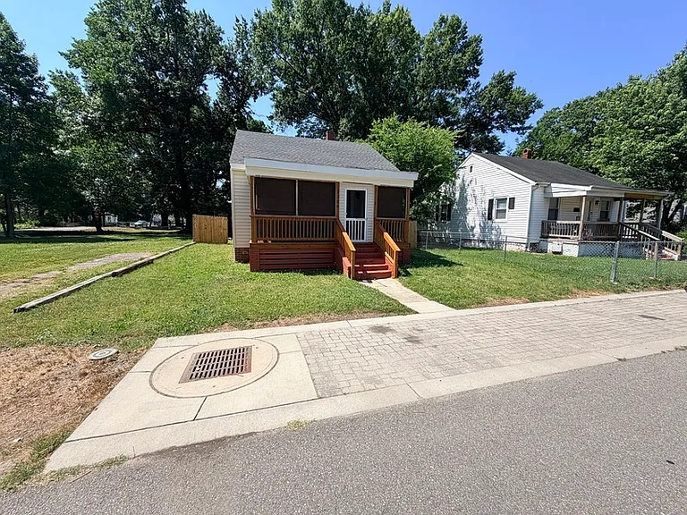 2302 Concord Ave — Photo 1