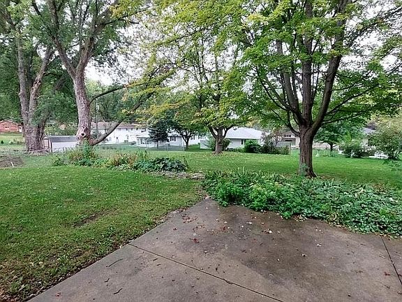 2nd image of 1713 Crestline Dr #A