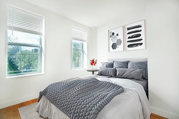 Rented by Bold New York | media 40