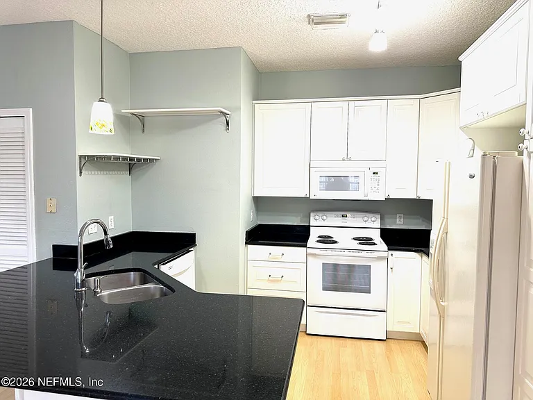 1723 Forest Lake Cir W #3 — Photo 9
