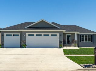 4199 S 32nd St, Grand Forks, ND 58201