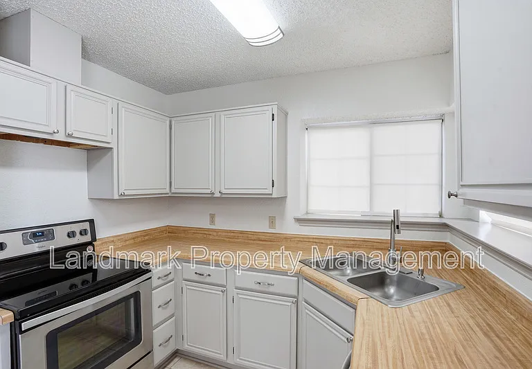 1122 Hidden Creek Dr — Photo 12