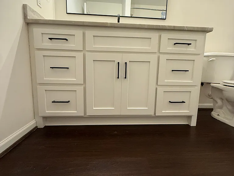 Custom cabinets w quartzite countertops