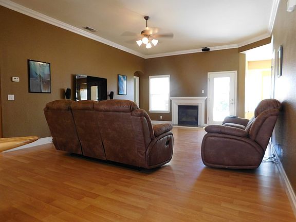 5th image of 3252 Lemmons St