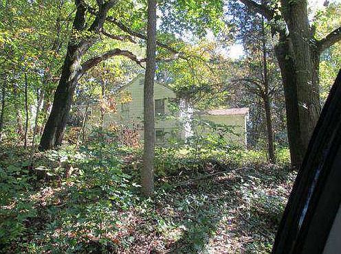 2nd image of 512 Baron Rd