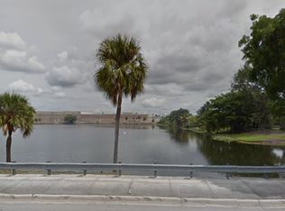 638 W 44th Pl, Hialeah, FL 33012