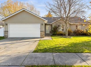 9192 N Great Hall Dr, Hayden Lake, ID 83835