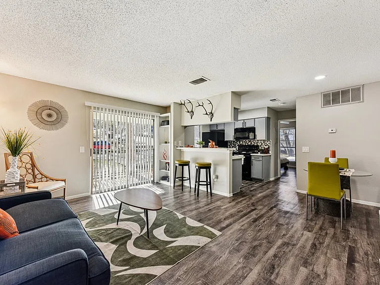 Treehouse Apartments — Photo 9