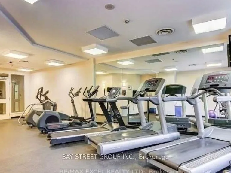 35 Empress Ave #303 — Photo 2