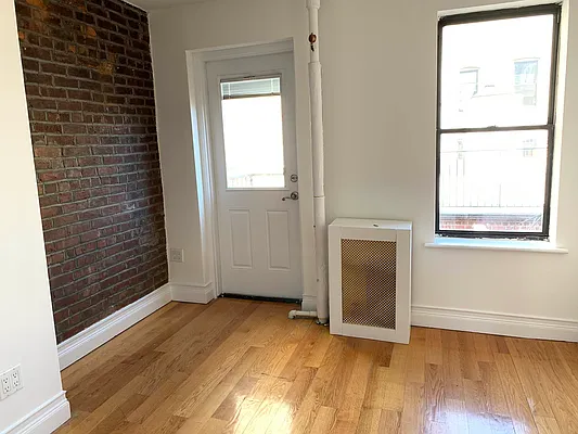 Rented by FirstService Realty (legacy) | media 14