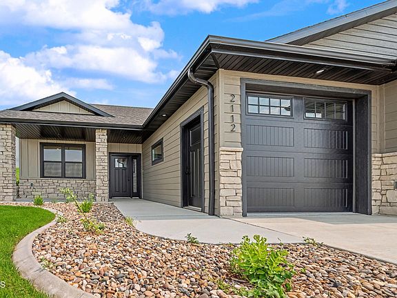 3rd image of 2112 Prairie Hawk Dr