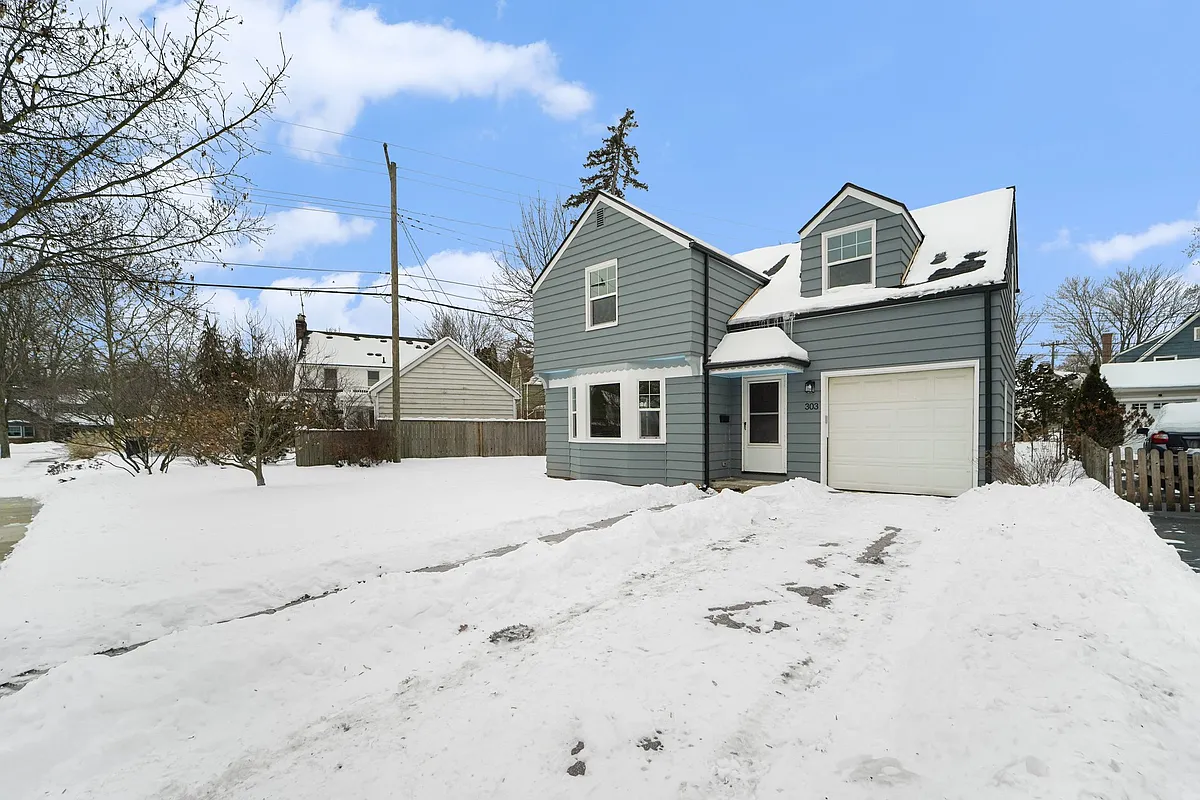 Building Photo - 303 Wesley St